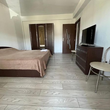 Ella Doo Apartament - 15 Min De Palas Hlincea Kültér fotó