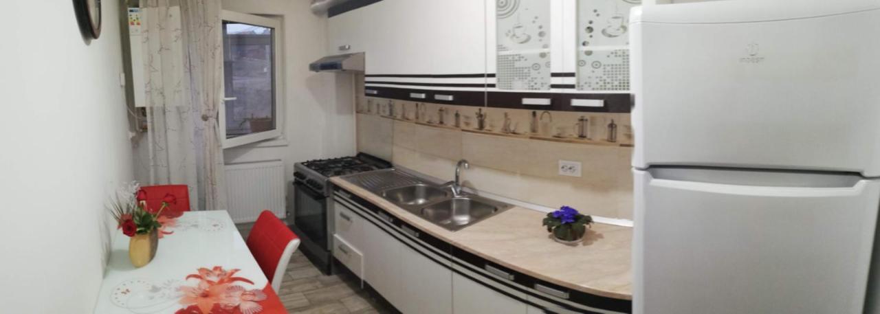 Ella Doo Apartament - 15 Min De Palas Hlincea Kültér fotó