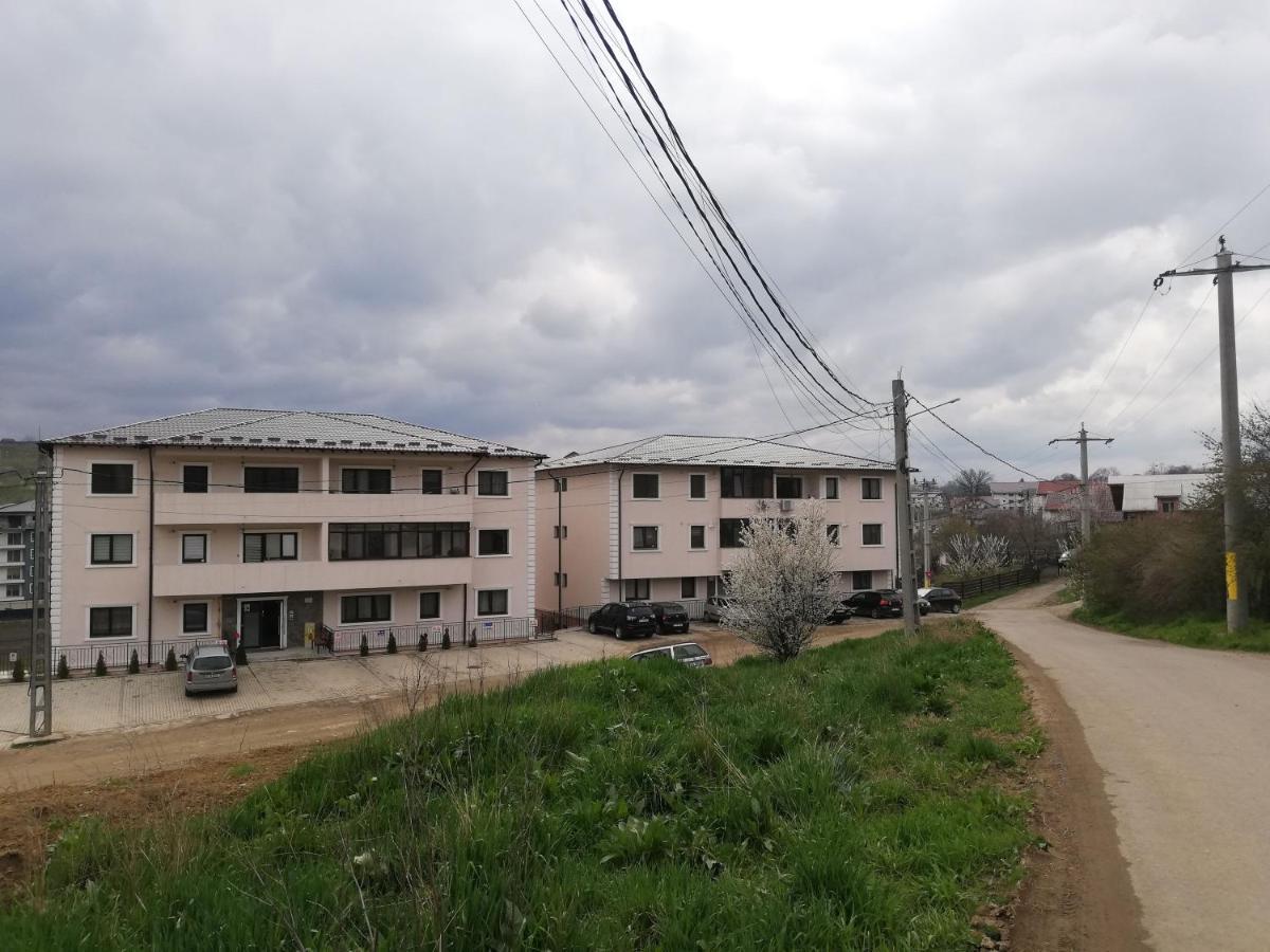 Ella Doo Apartament - 15 Min De Palas Hlincea Kültér fotó