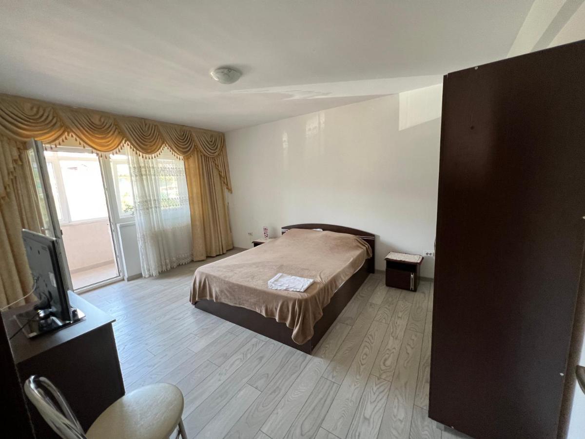 Ella Doo Apartament - 15 Min De Palas Hlincea Kültér fotó